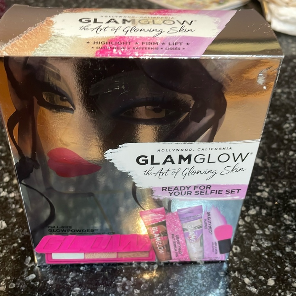 GlamGlow the Art of Glowing Skin